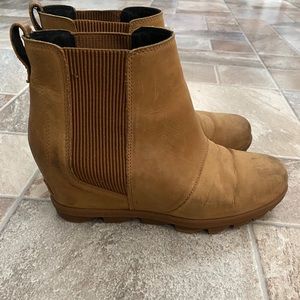 Good Used condition - Joan of Arctic sorel boots